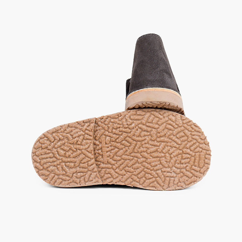 Bota Niño Estilo Safari con Velcro color Gris Oscuro