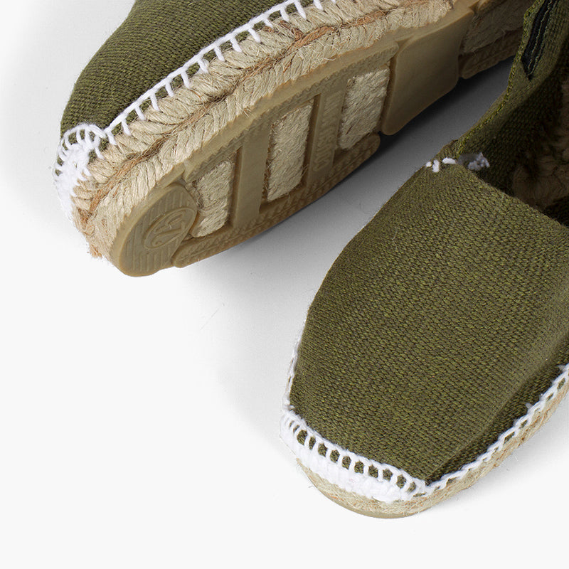Alpargata niño tipo esparto con cinta color caqui