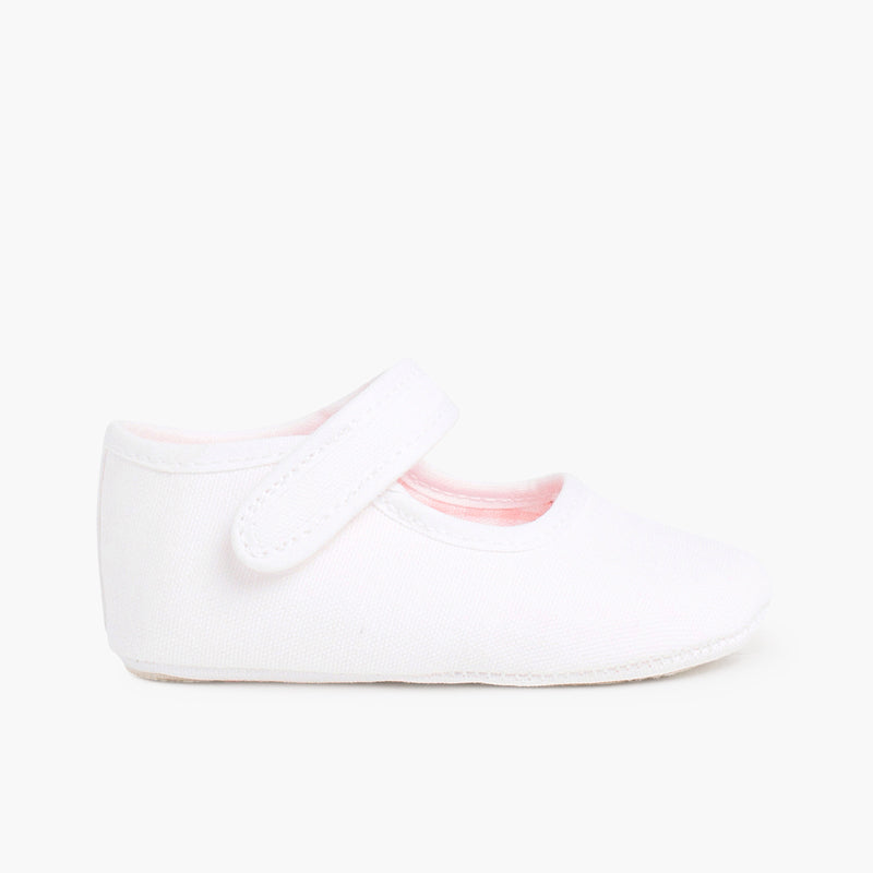 Pepito badana bebé con cinta adhesiva color blanco