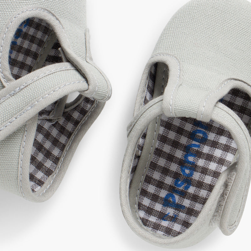 Pepito bebé tipo bandana con cinta adhesiva color gris