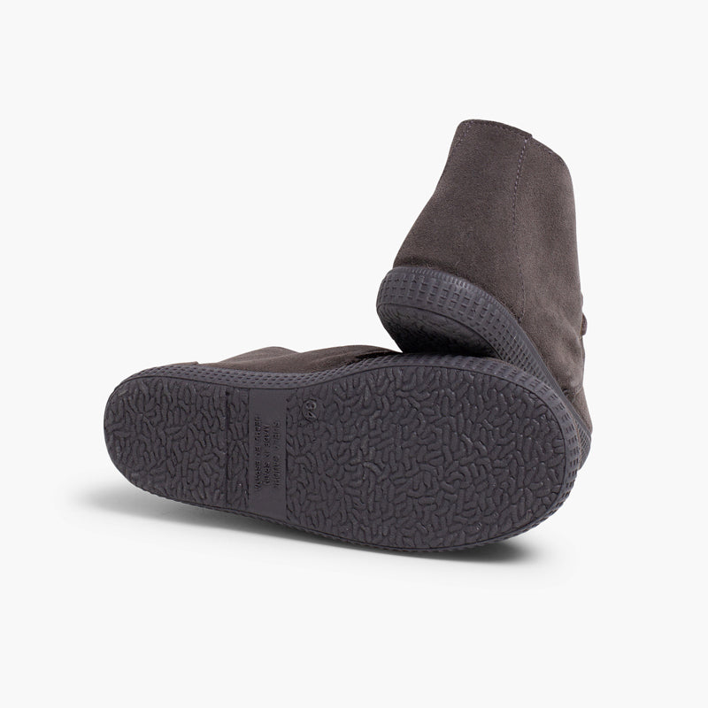 Bota Niño con Forro Pelito y Cordones color Gris