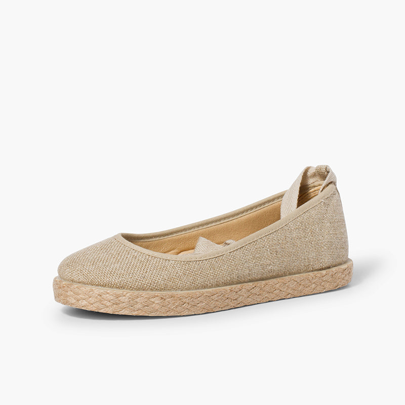 Alpargata niña tipo bailarina de lino con cinta color beige