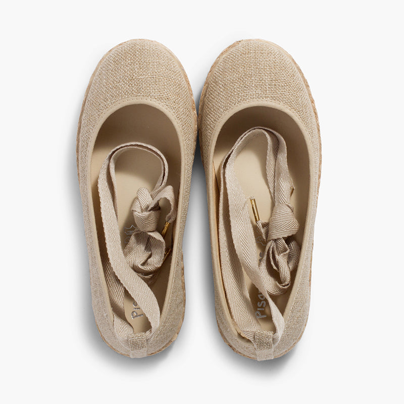 Alpargata niña tipo bailarina de lino con cinta color beige