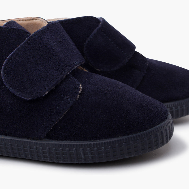 Bota Niña con Velcro Ancho y Forro Pelito color Azul Marino