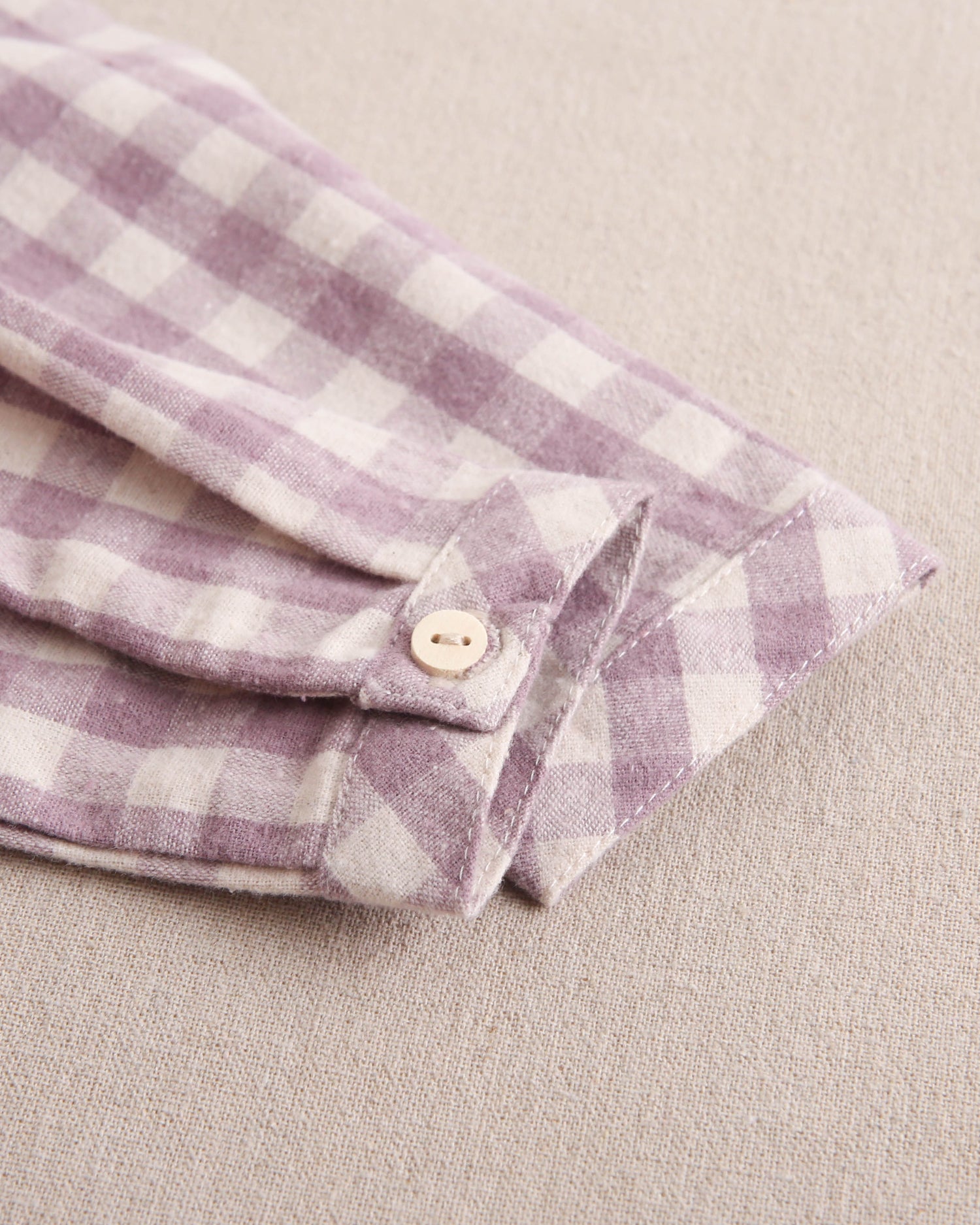 Camisa de bebé niño de cuadros con cuello redondo