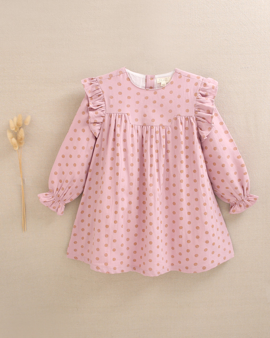 Vestido de niña de estampado de lunares con volante