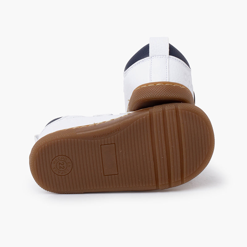 Zapatilla Niño Blanca Barefoot con Bandas Laterales color Azul Marino