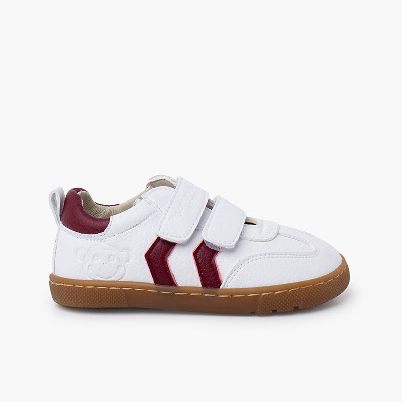 Zapatilla Niño Blanca Barefoot con Bandas Laterales color Burdeo
