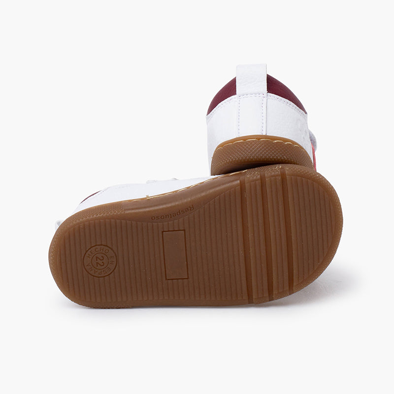 Zapatilla Niño Blanca Barefoot con Bandas Laterales color Burdeo