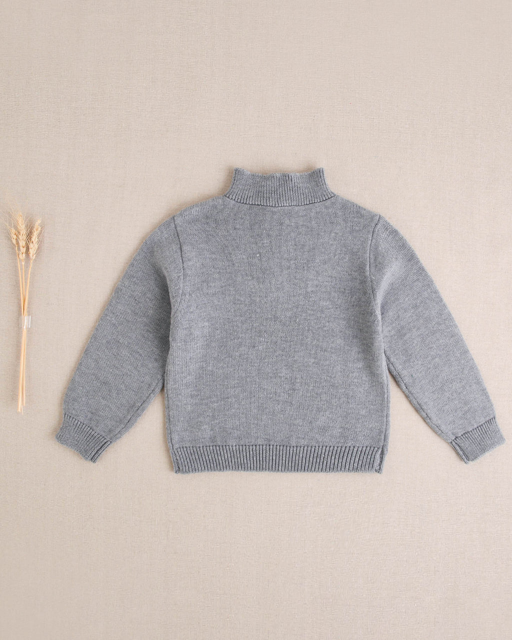 Chaleco tipo Jersey de niño gris de punto y cuello alto