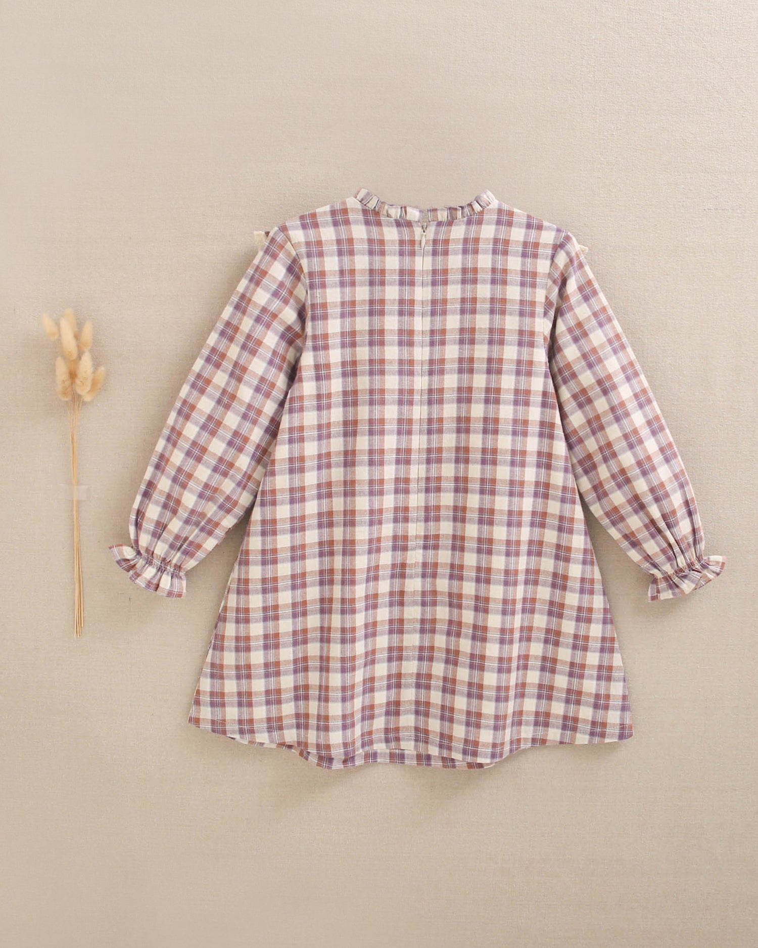 Vestido de niña de cuadros en beige, morado y teja