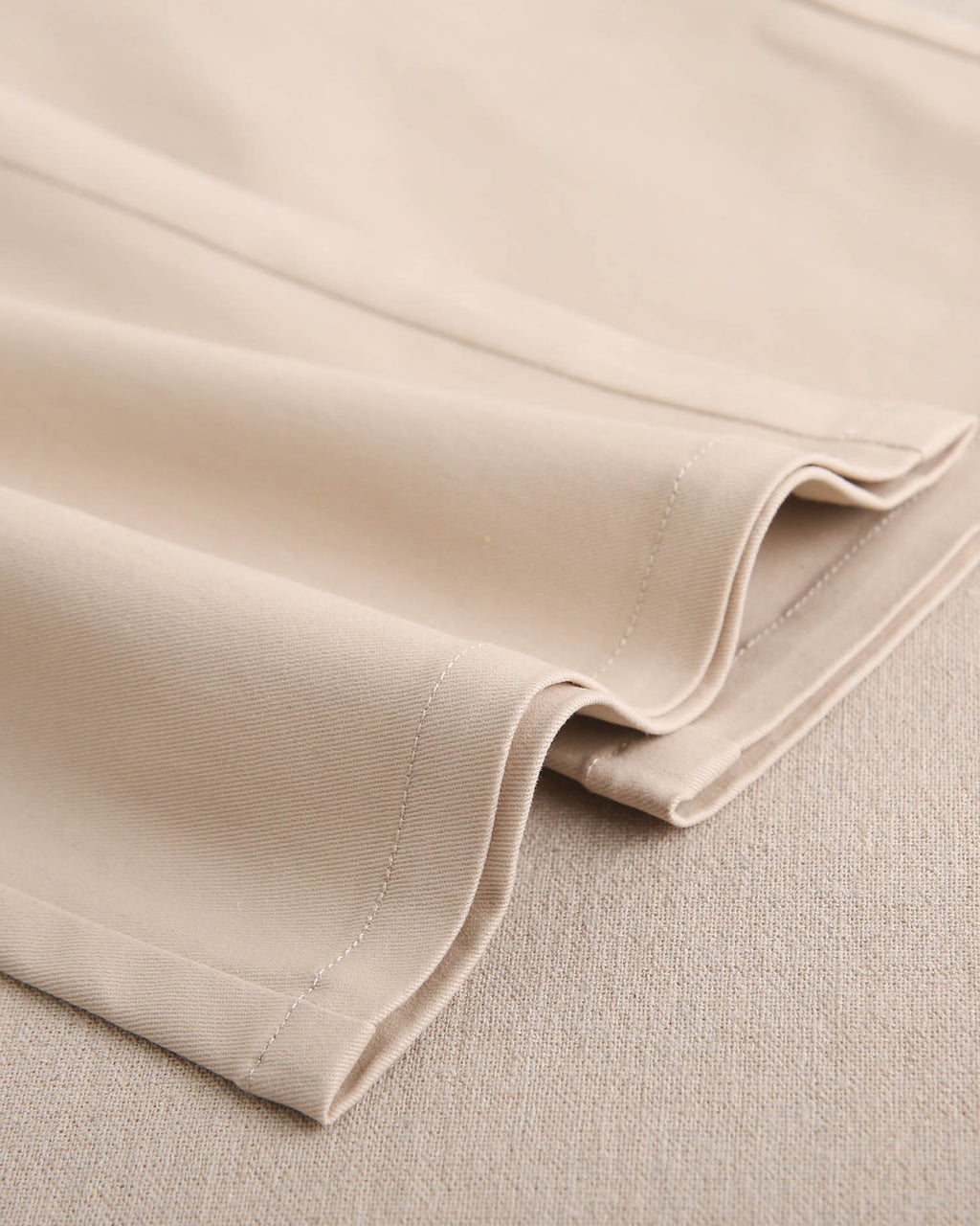 Jardinera de niña largo en beige con volantes