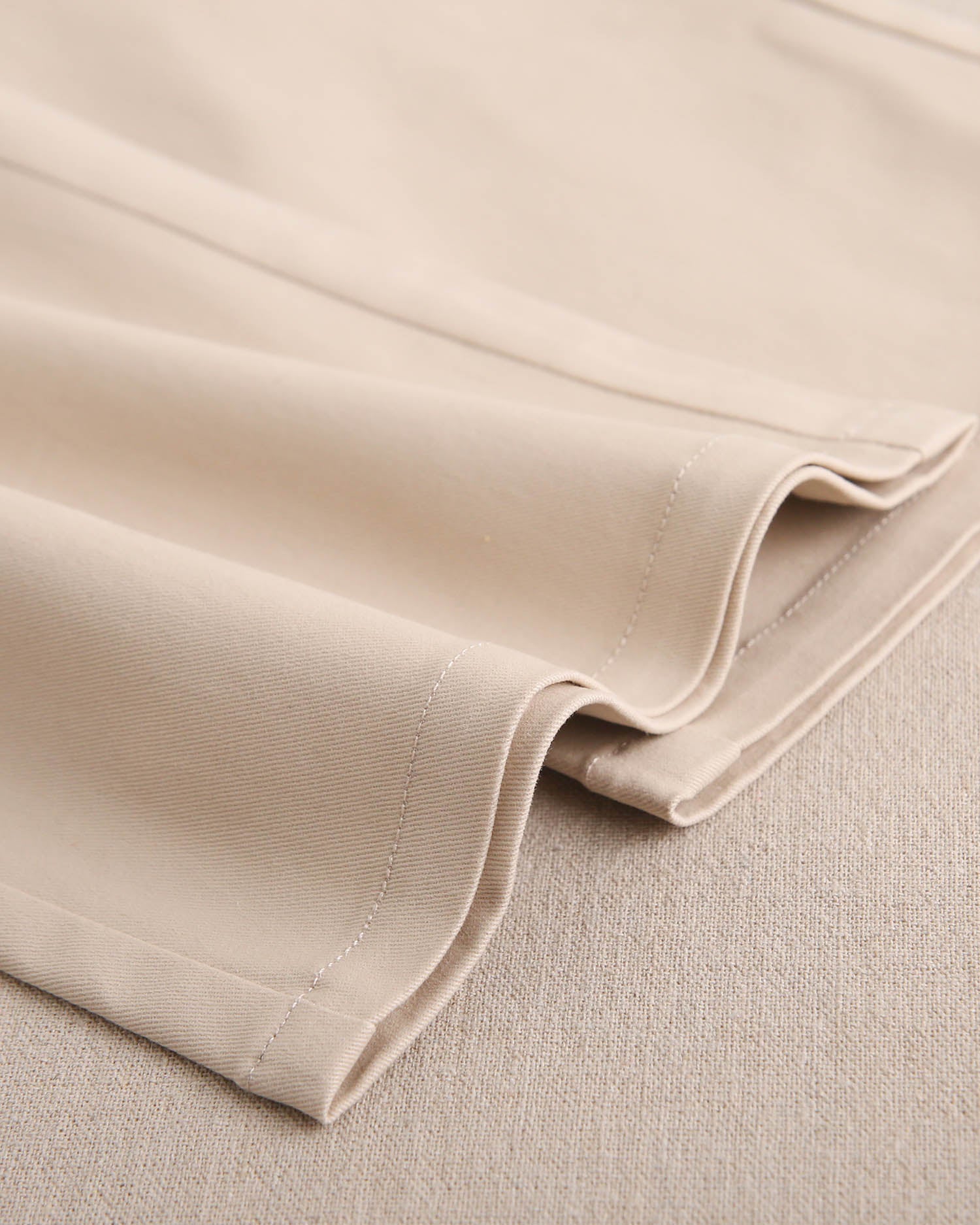 Jardinera de niña largo en beige con volantes