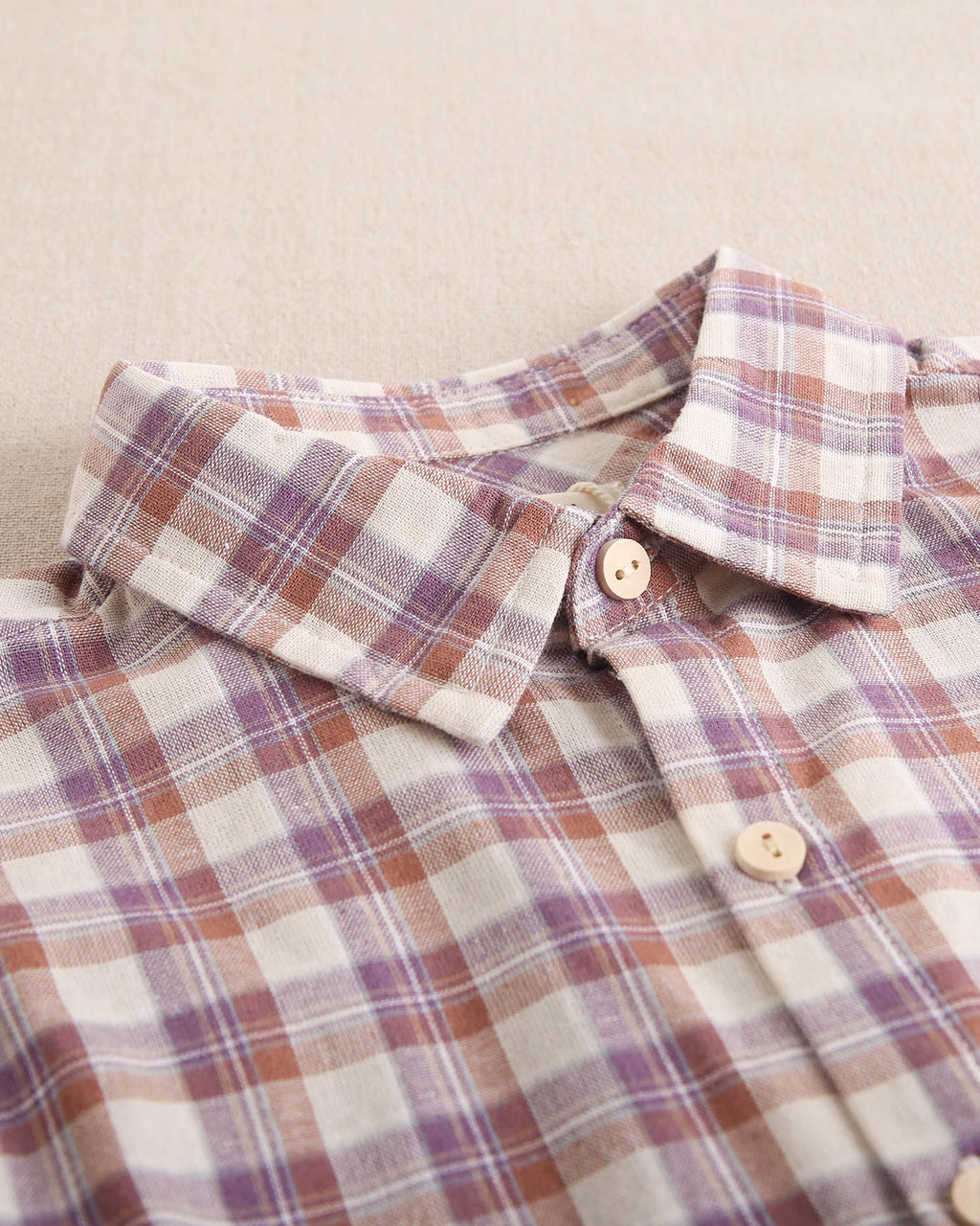 Camisa de niño de cuadros en beige, morado y teja