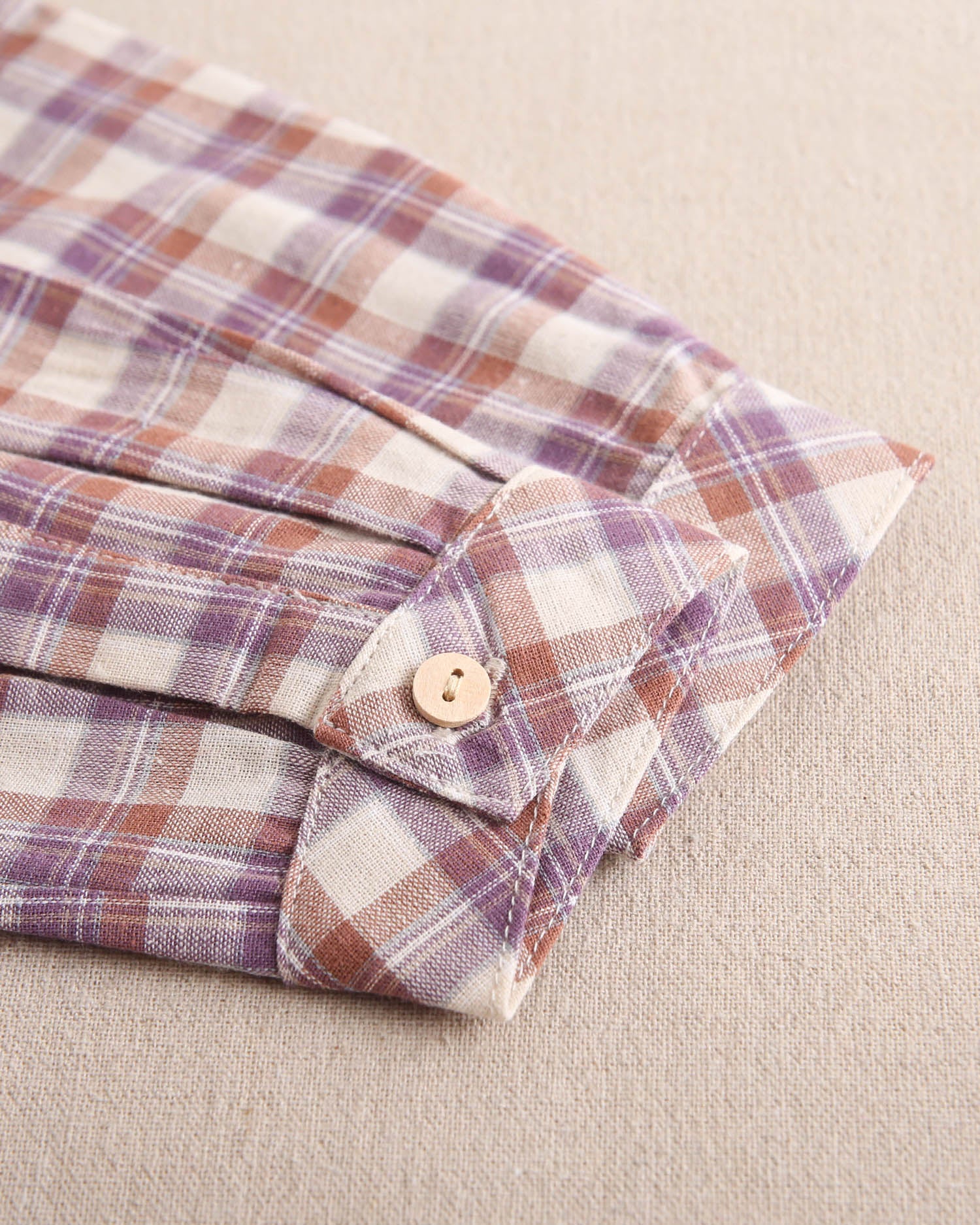 Camisa de niño de cuadros en beige, morado y teja