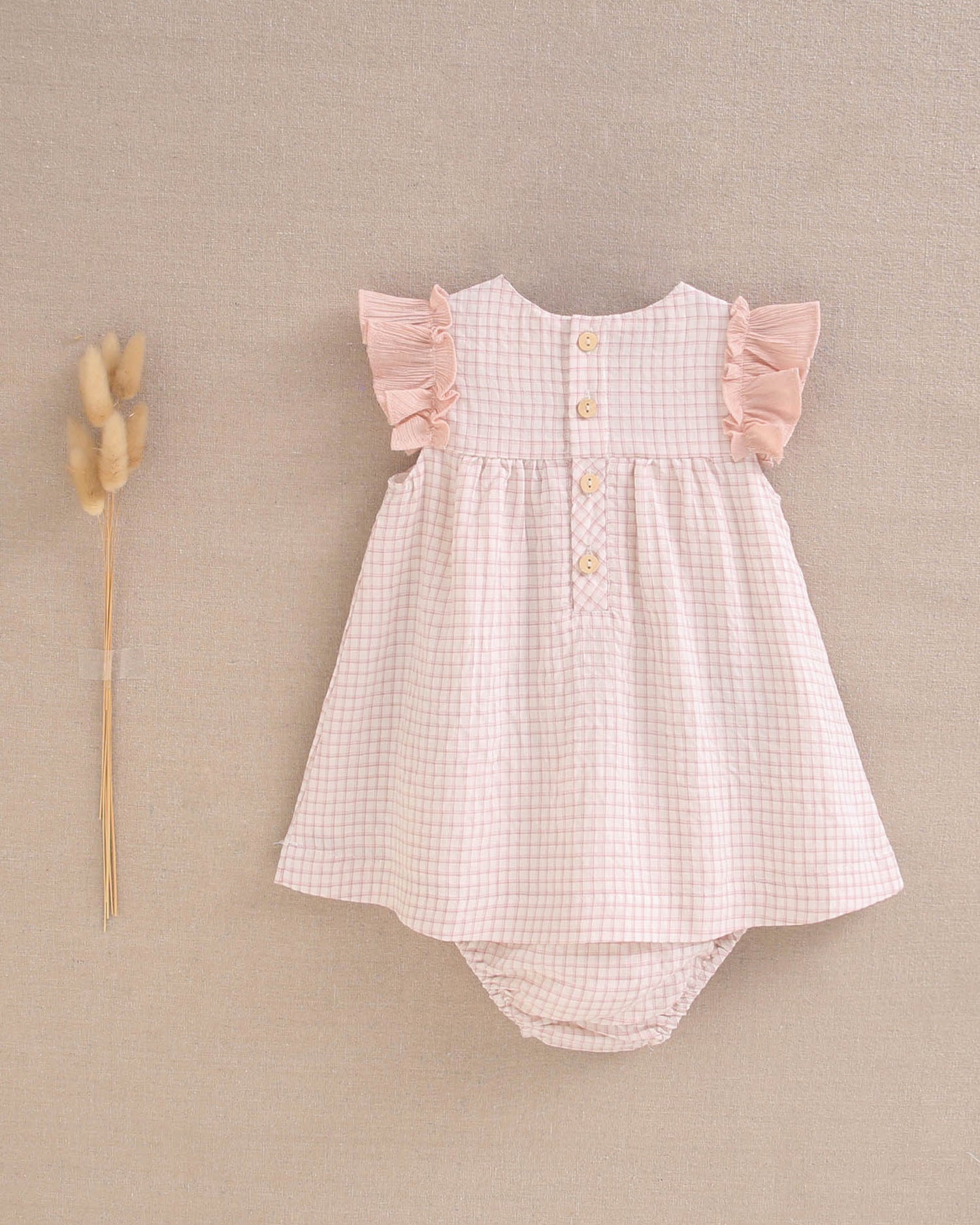Vestido bebé niña rosa de cuadros con volantes en hombros