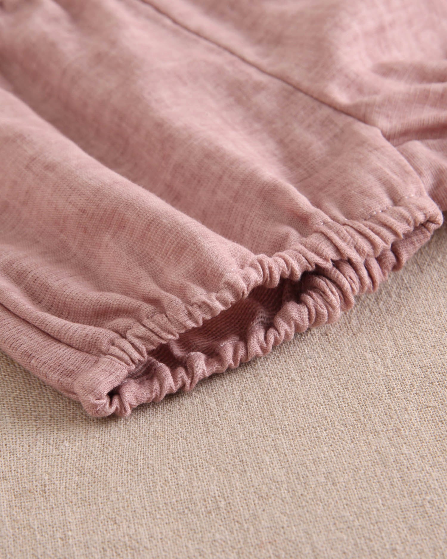 Conjunto bebé niño camisa de cuadro rosa y blanco, y short rosa palo lavado