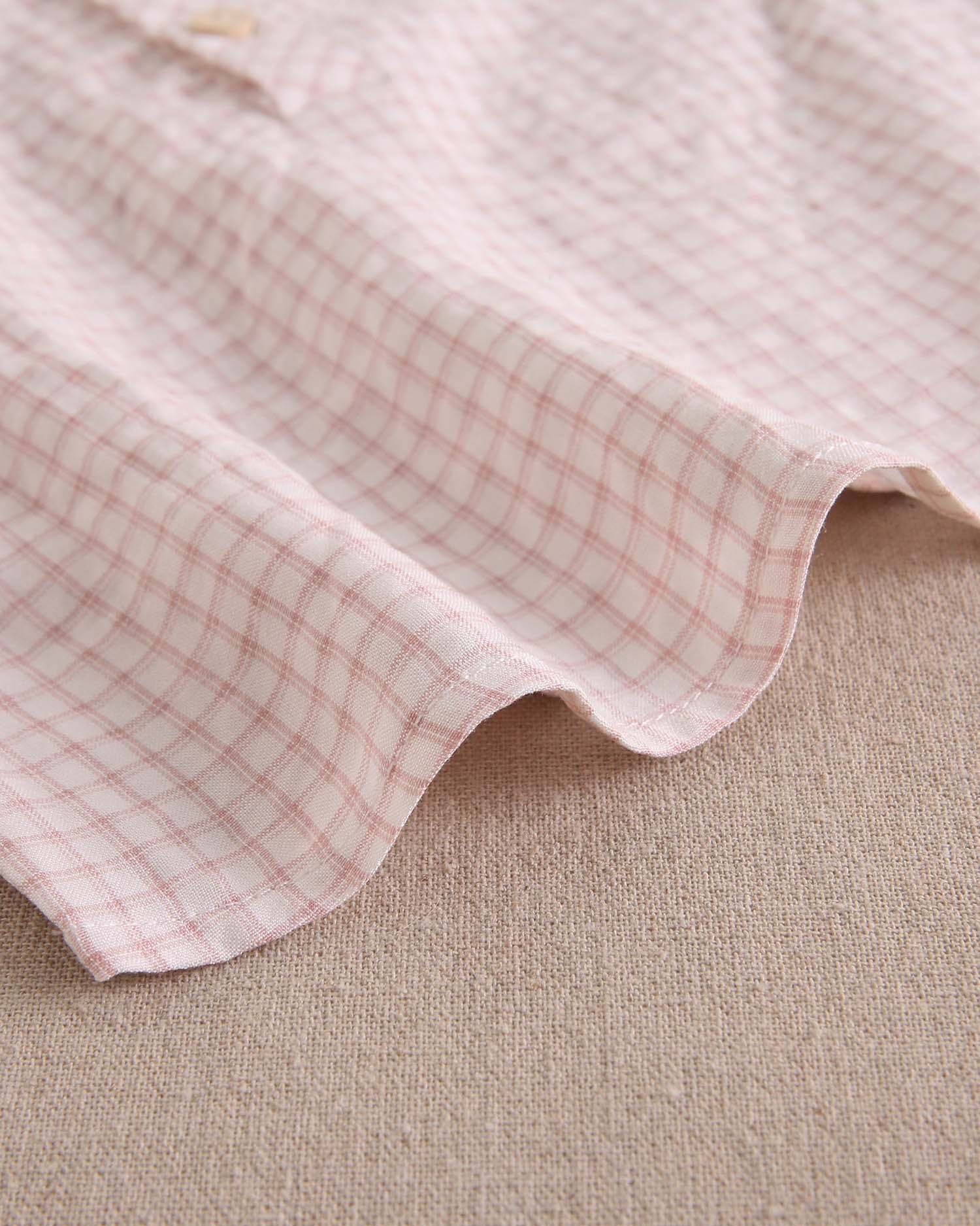 Conjunto bebé niño camisa de cuadro rosa y blanco, y short rosa palo lavado