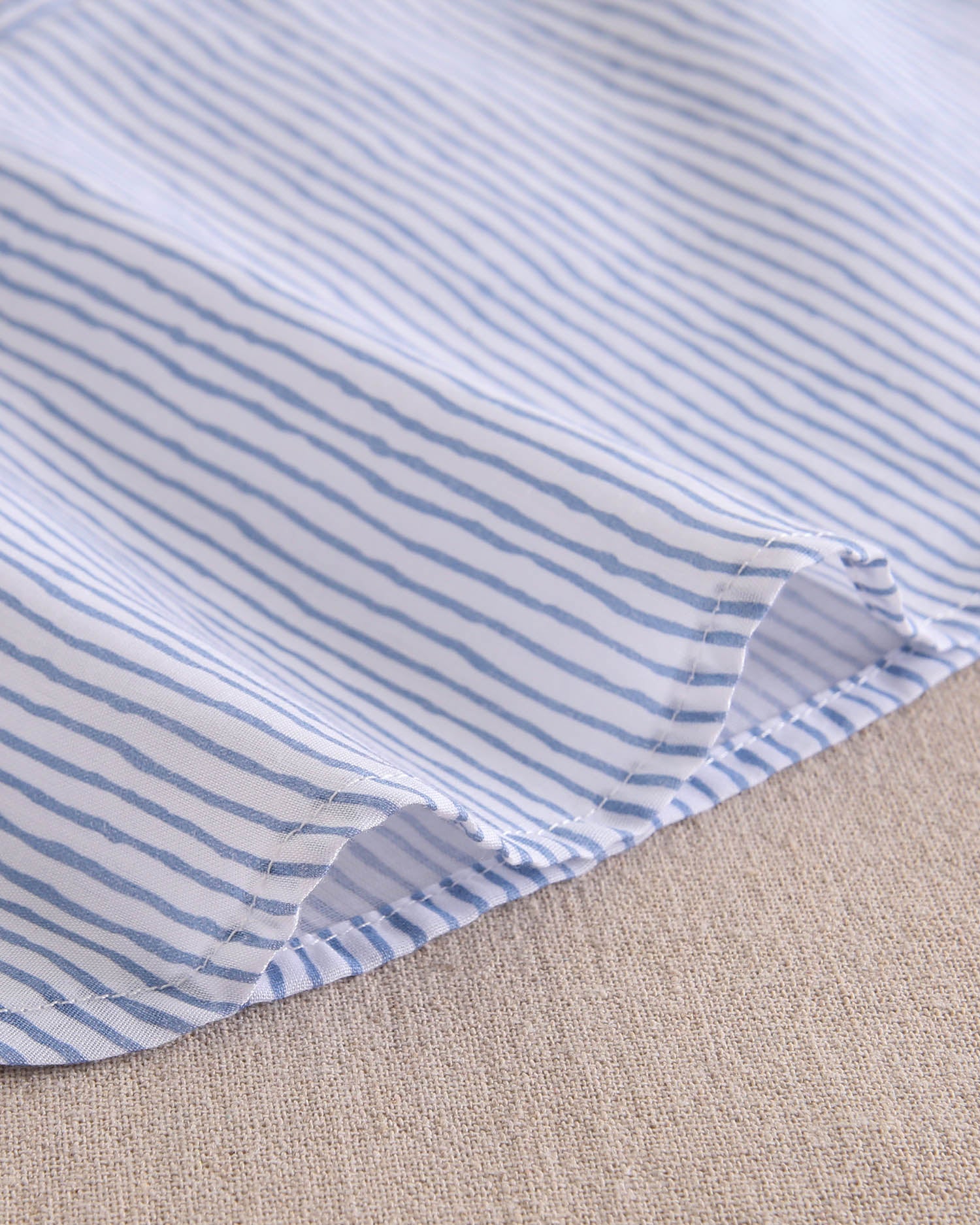 Camisa niño de rayas azul pastel y blancas con pechera