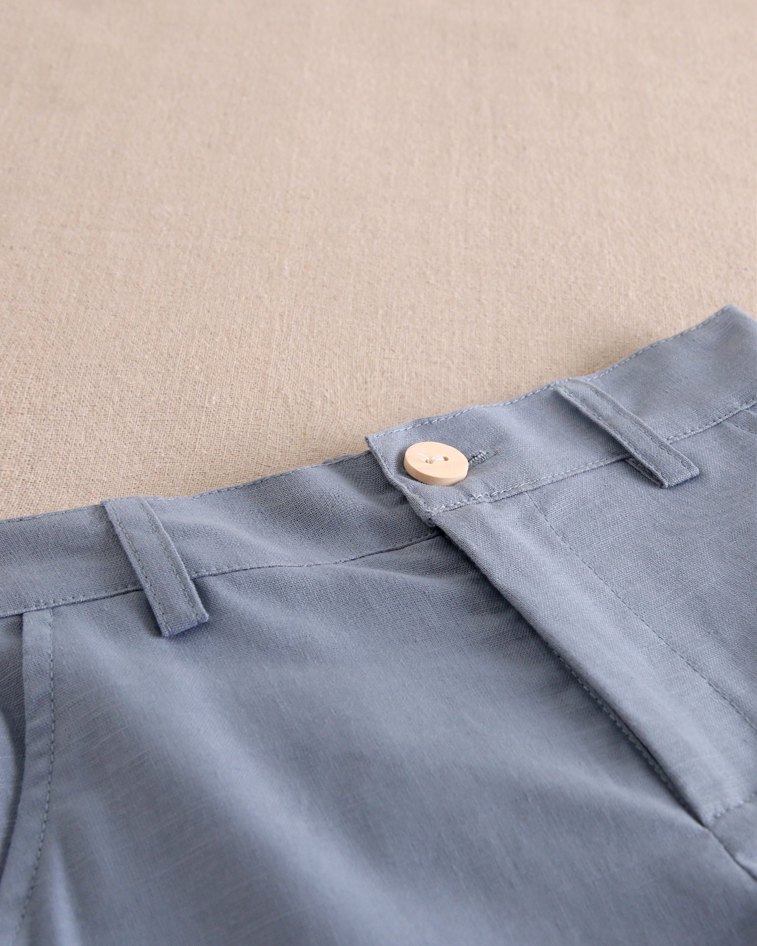 Bermuda niño de lino azul pastel oscuro