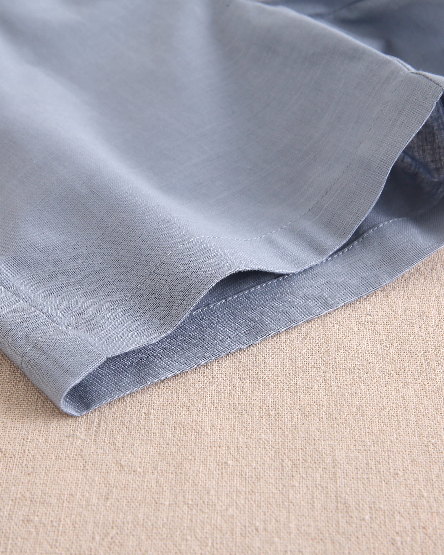 Bermuda niño de lino azul pastel oscuro