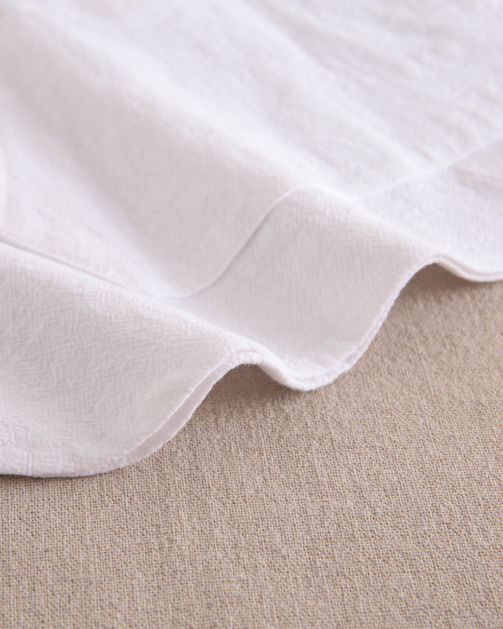 Conjunto bebé niño camisa con bolsillo canguro y short naranja de rayas