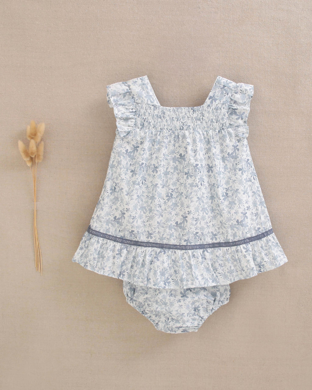 Vestido bebé niña con estampado floral azul y blanco