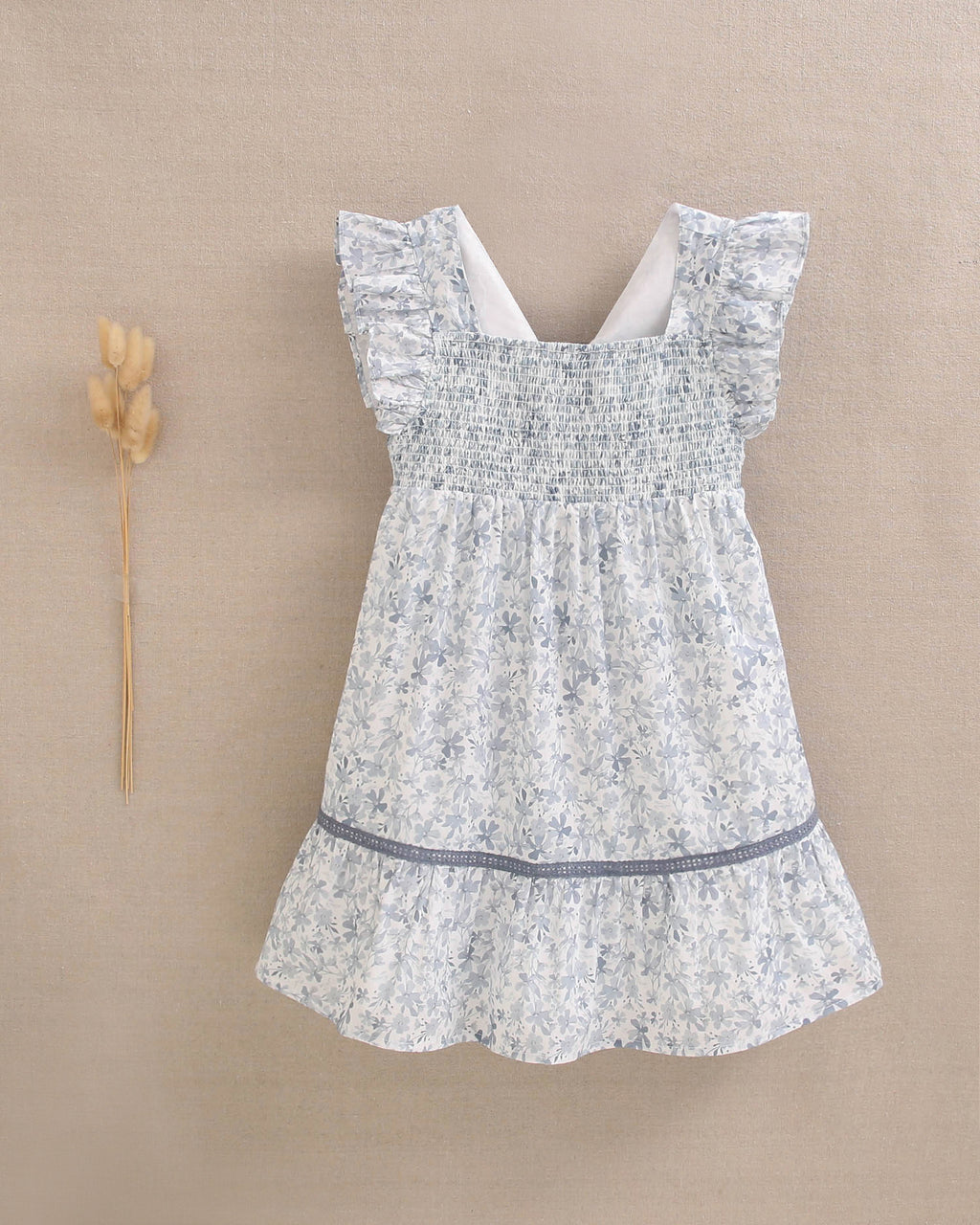Vestido niña con estampado floral azul y blanco