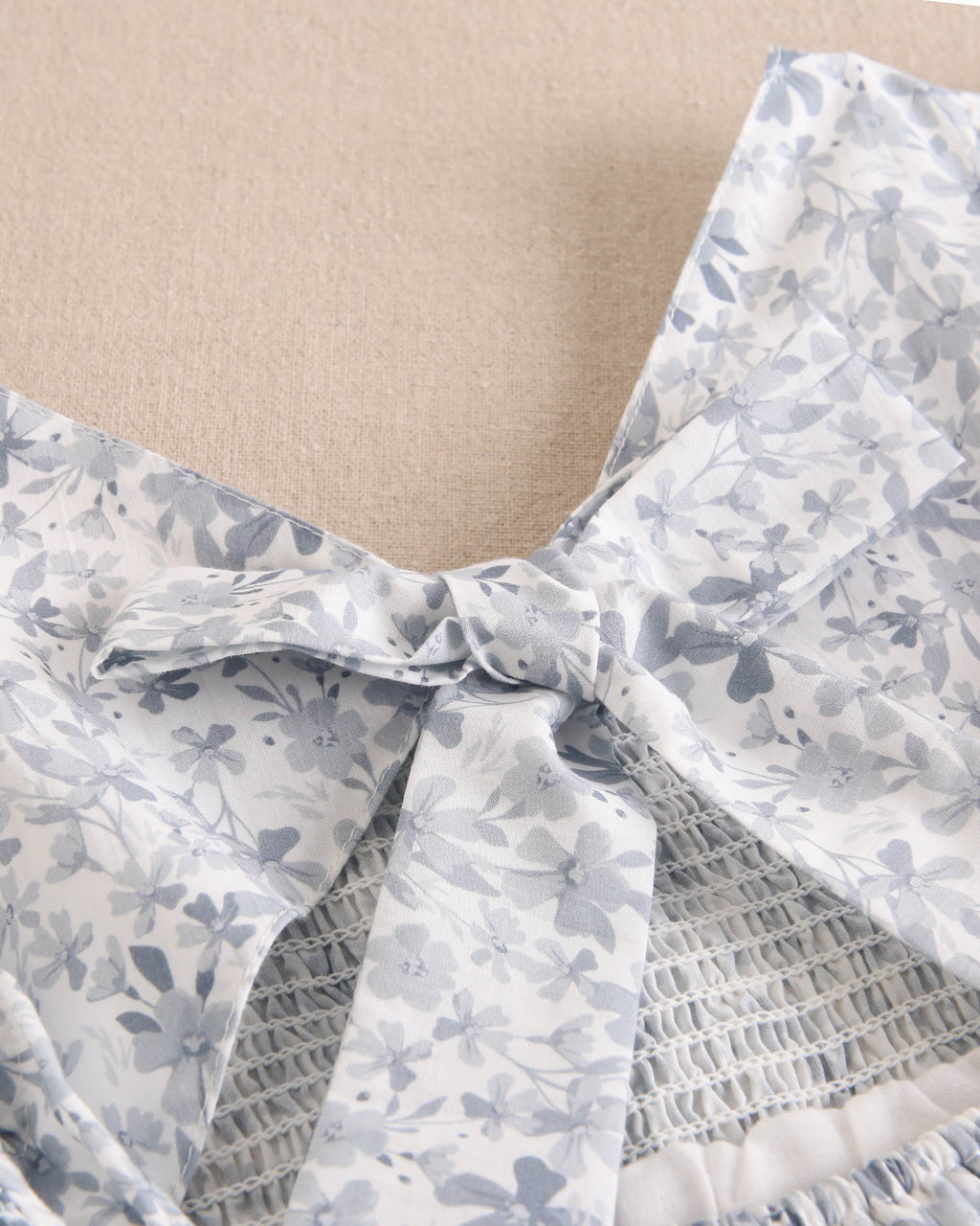 Vestido niña con estampado floral azul y blanco