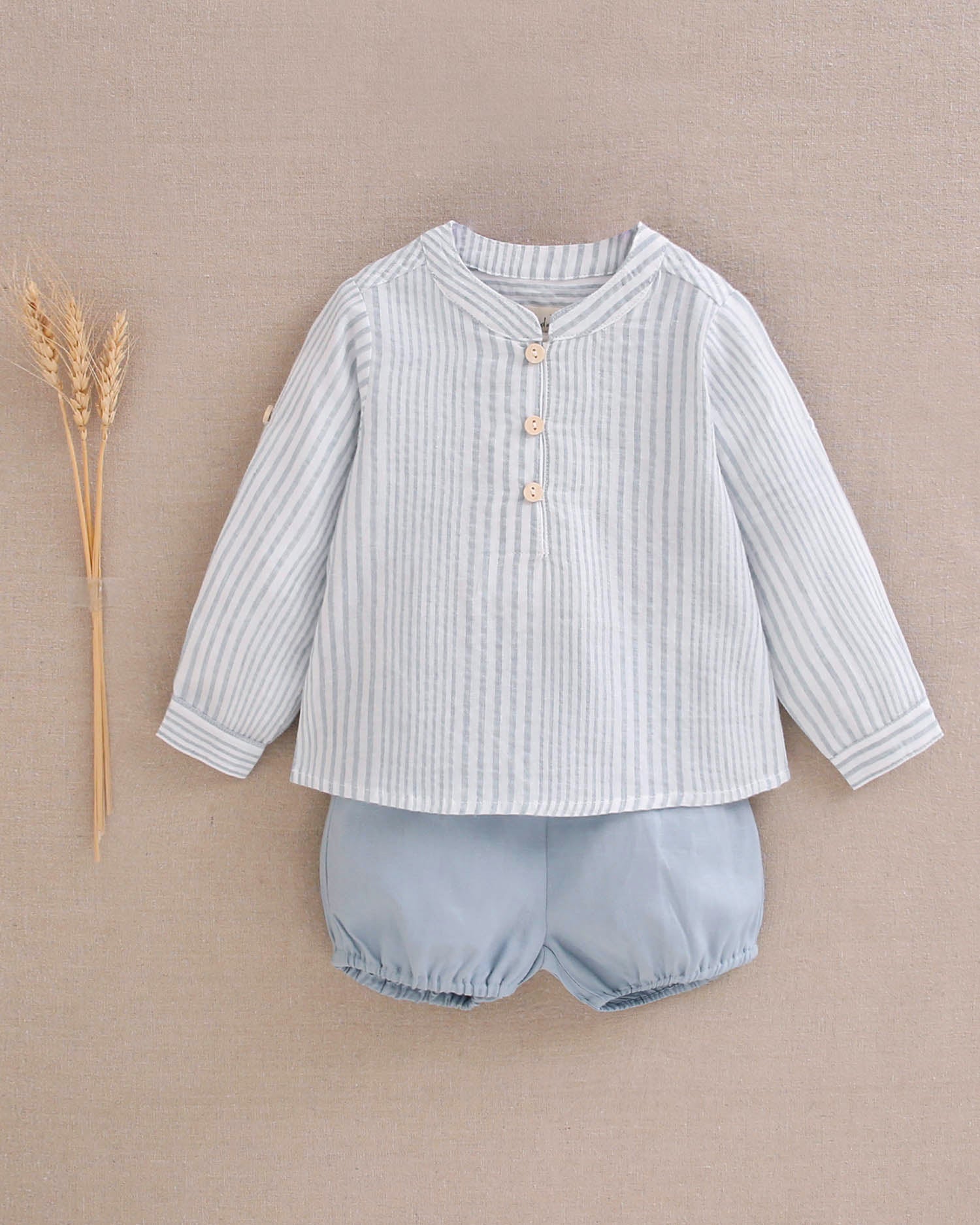 Conjunto bebé niño de camisa de rayas azul y blanco y short azulon