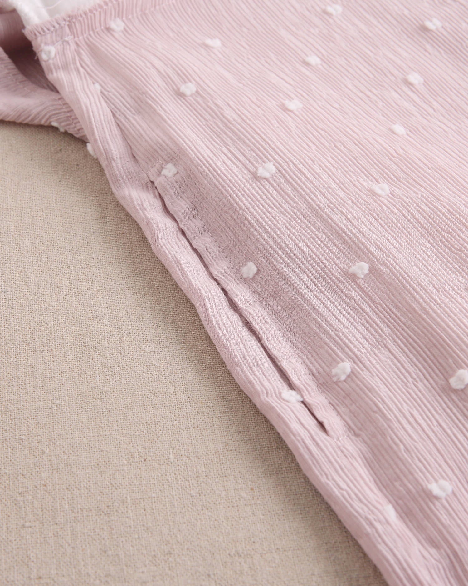 Enterito niña largo color rosa con mini topitos blancos