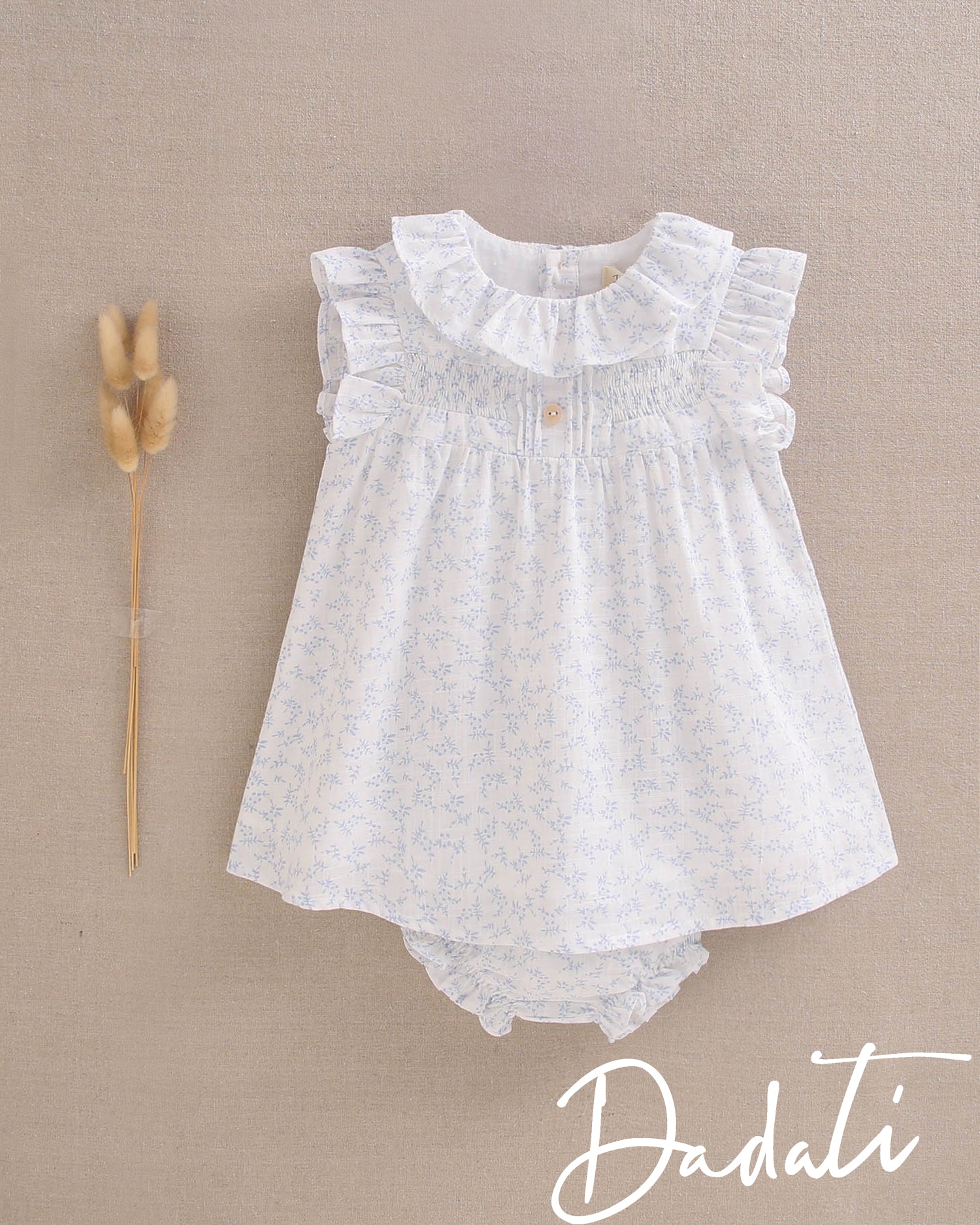 Vestido bebé niña blanco con flores celestes
