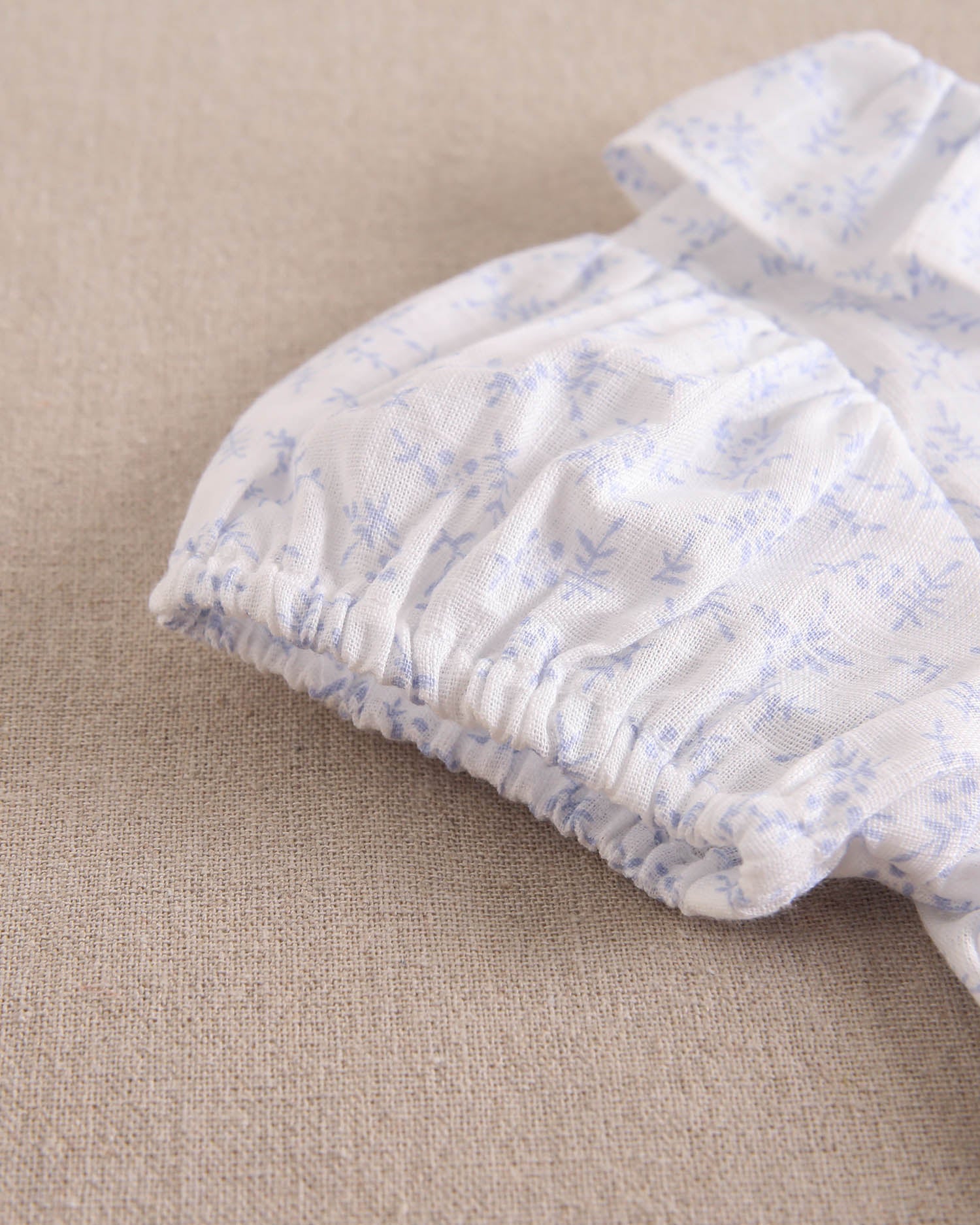 Blusa bebé niña con detalles azules