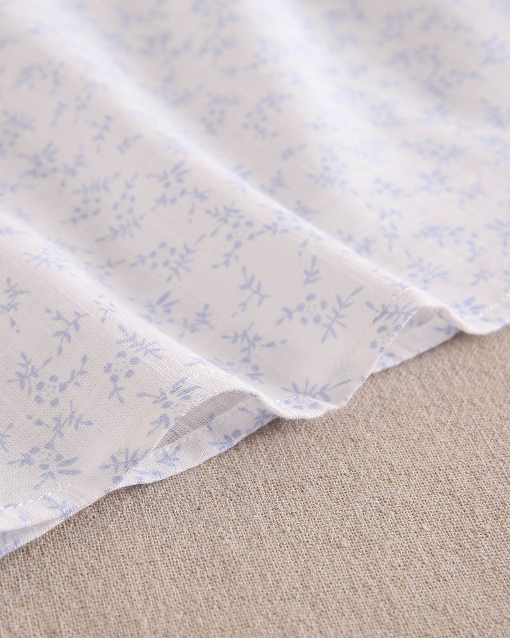 Blusa bebé niña con detalles azules