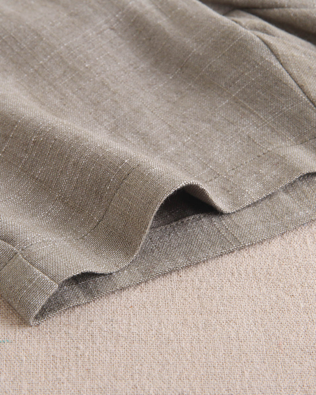 Bermuda niño de lino en verde oliva