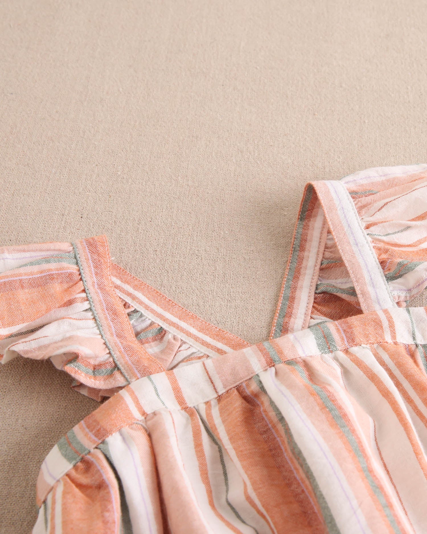 Vestido bebé niña mix de rayas naranjas, verdes y blancas