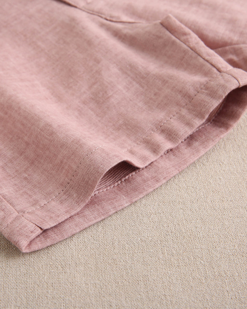 Bermuda de niño color rosa palo lavado