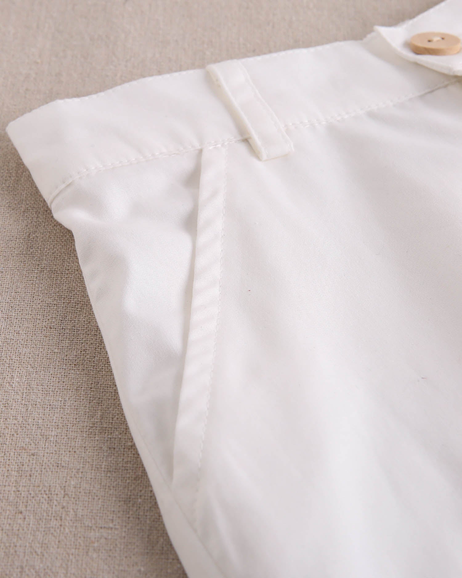 Bermuda de niño blanca