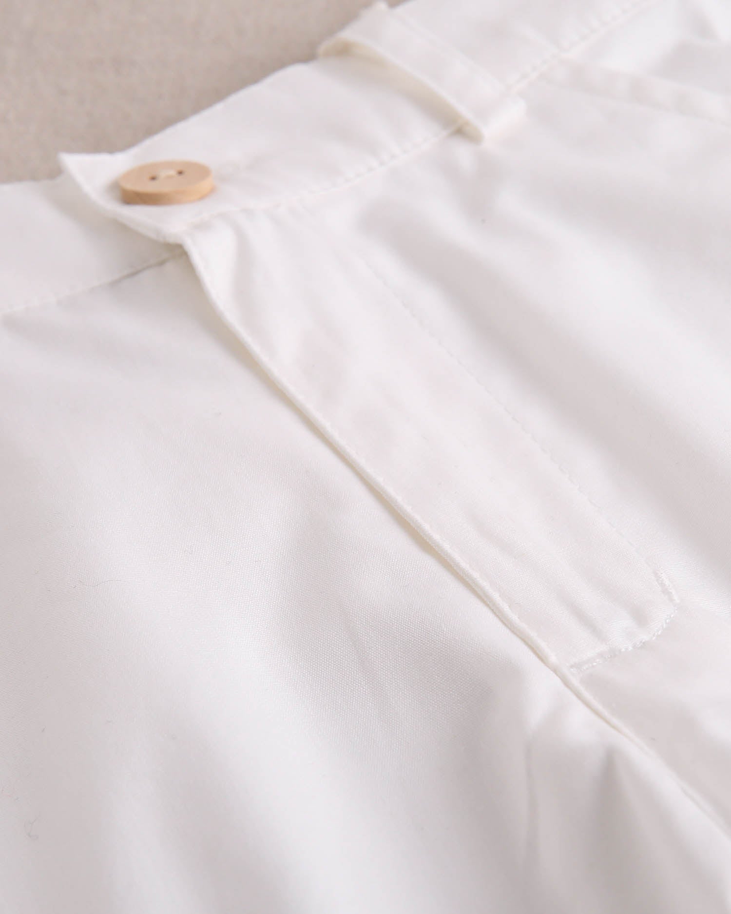 Bermuda de niño blanca