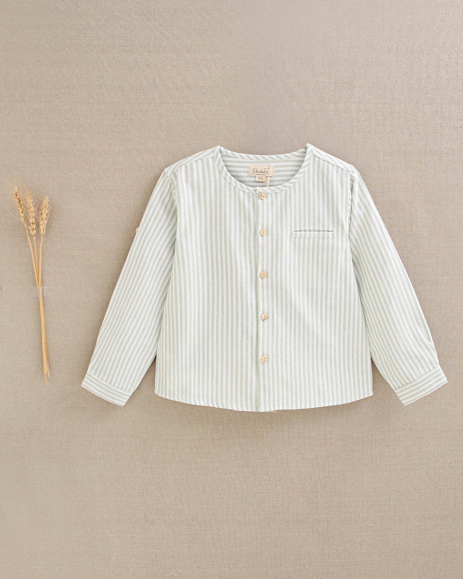 Camisa niño de rayas verde pastel y blanco, con cuello mao