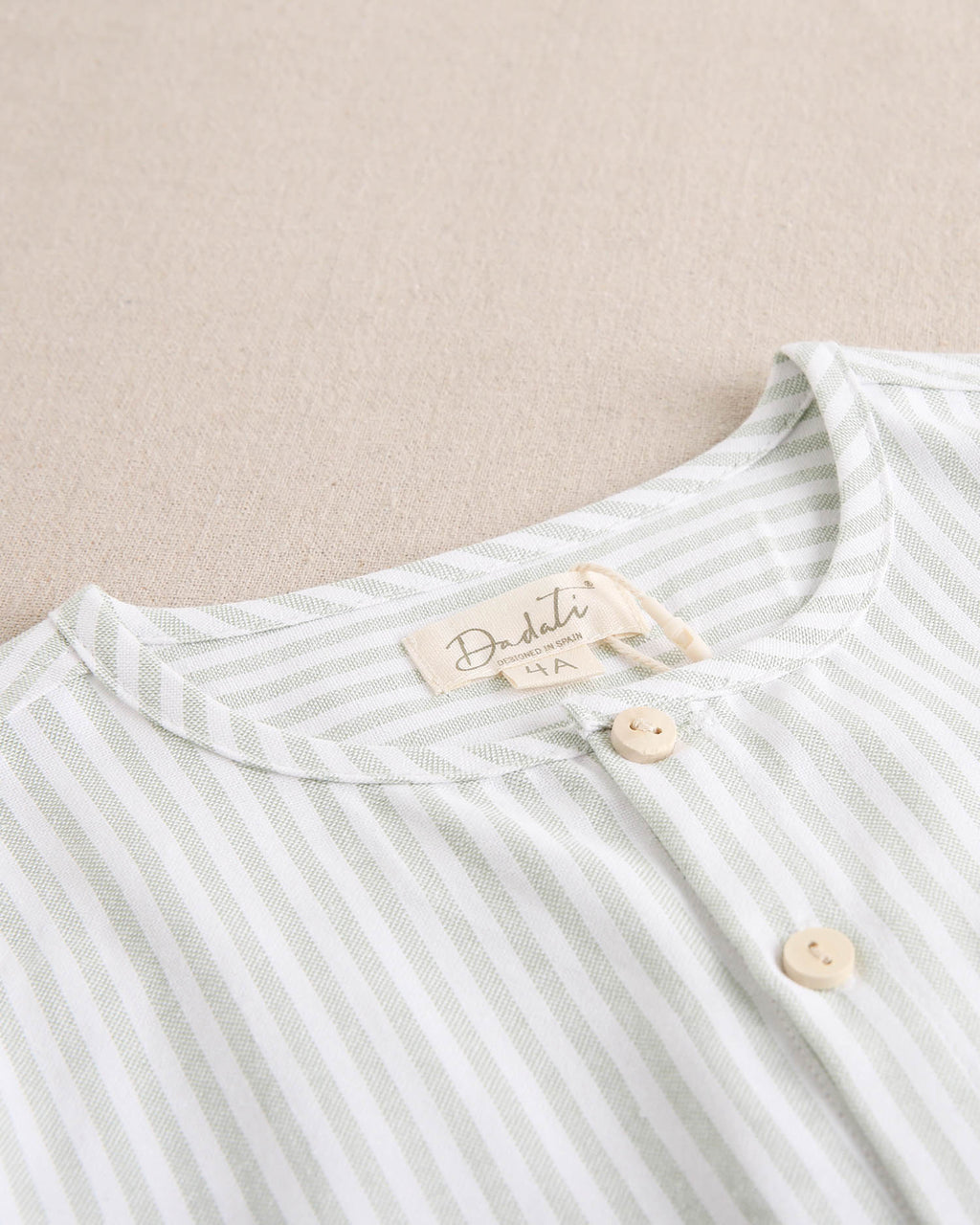 Camisa niño de rayas verde pastel y blanco, con cuello mao