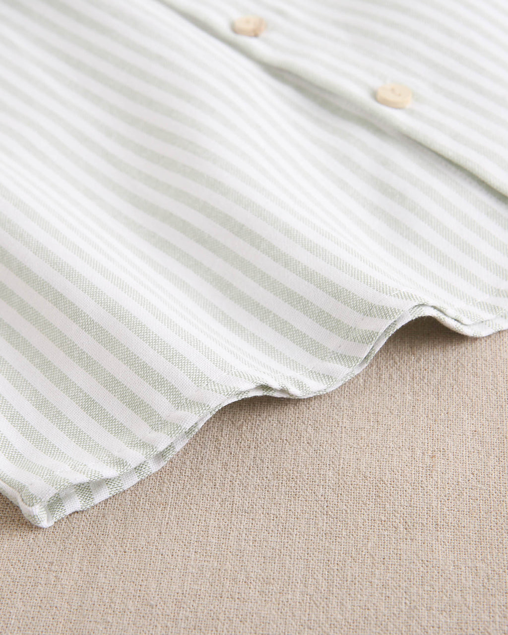 Camisa niño de rayas verde pastel y blanco, con cuello mao