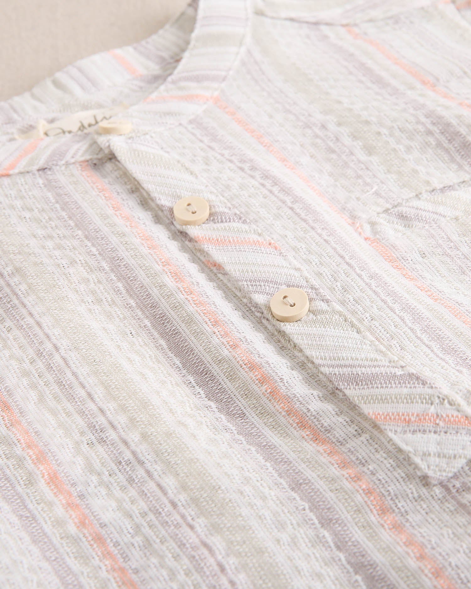 Camisa niño de rayas naranja, gris y verde, con cuello mao