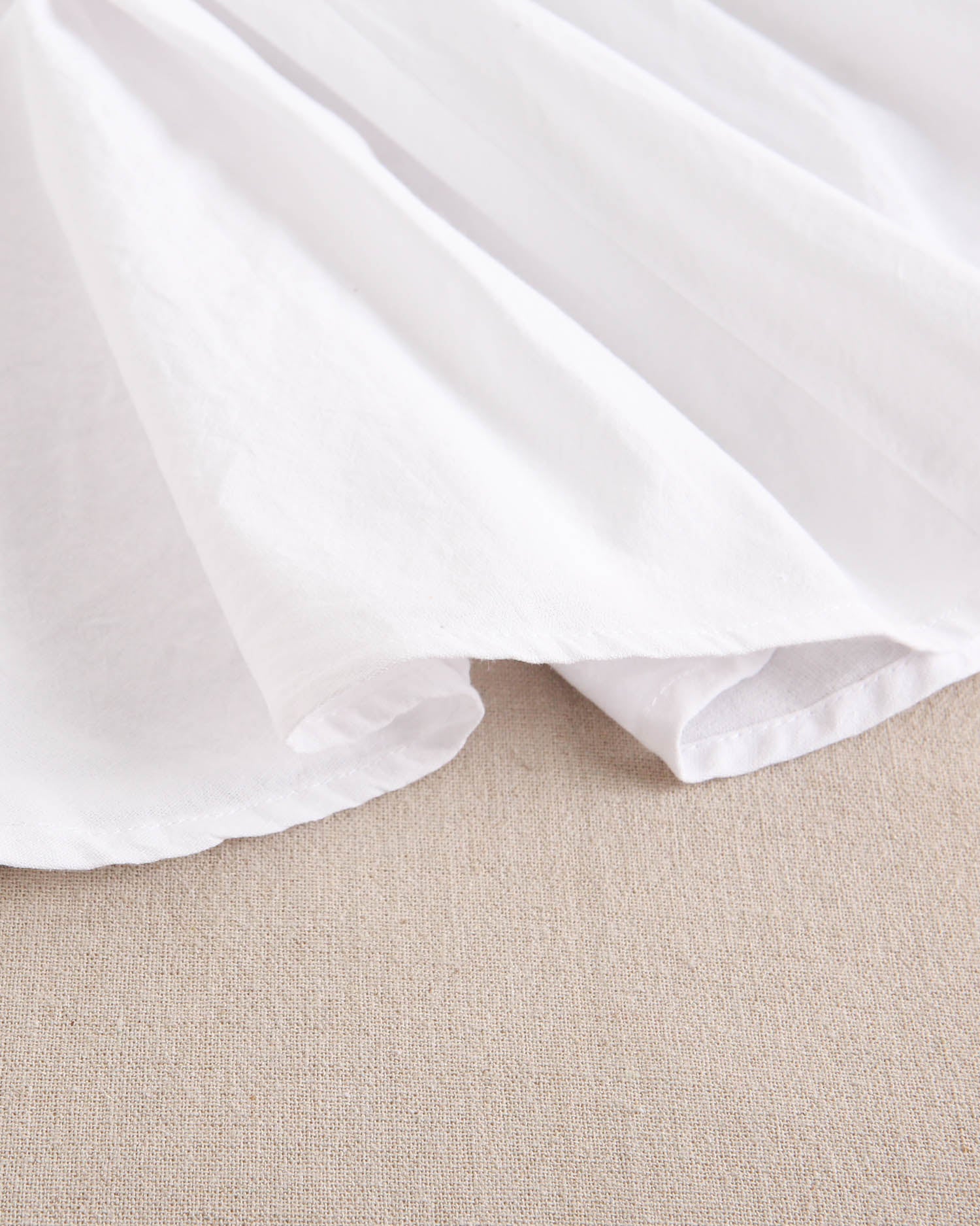 Blusa niña blanca con cuello halter trenzado vichy turquesa