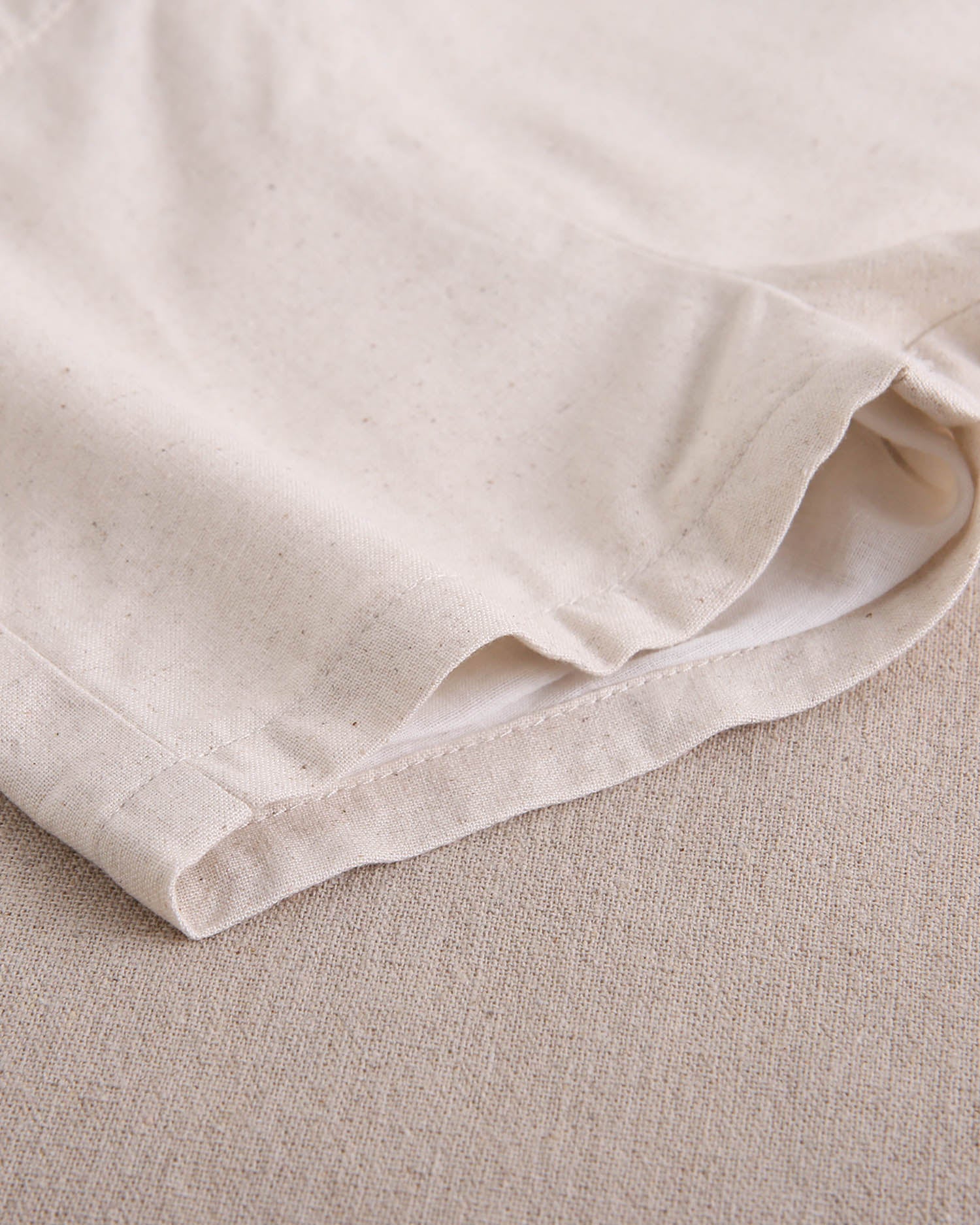 Short bebé niño marrón clarito con tirantes cruzados