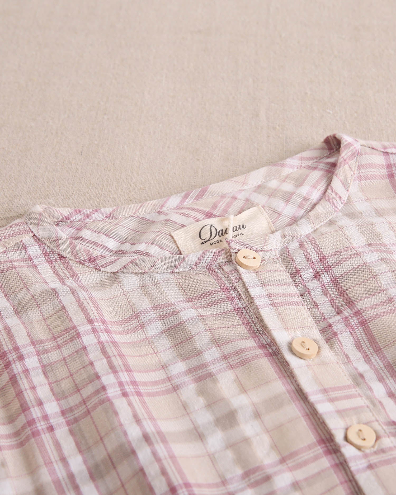 Conjunto bebé niño camisa cuadros rosa, marrón y blancos, con short blanco