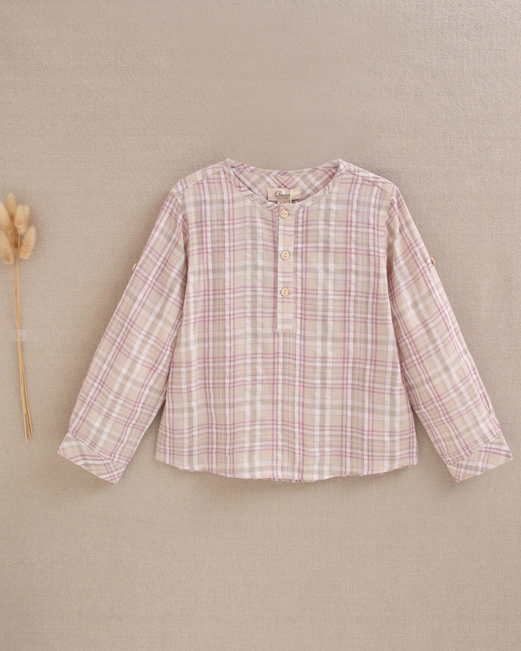Camisa niño de cuadrados rosas, marrones y blancos, con cuello mao