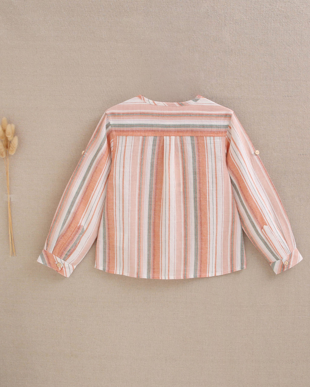 Camisa niño rayas naranjas, verdes y blancas, con cuello mao