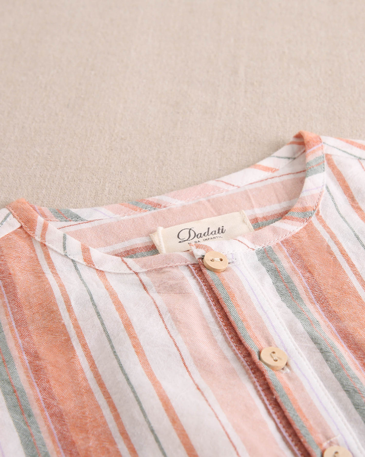 Camisa niño rayas naranjas, verdes y blancas, con cuello mao