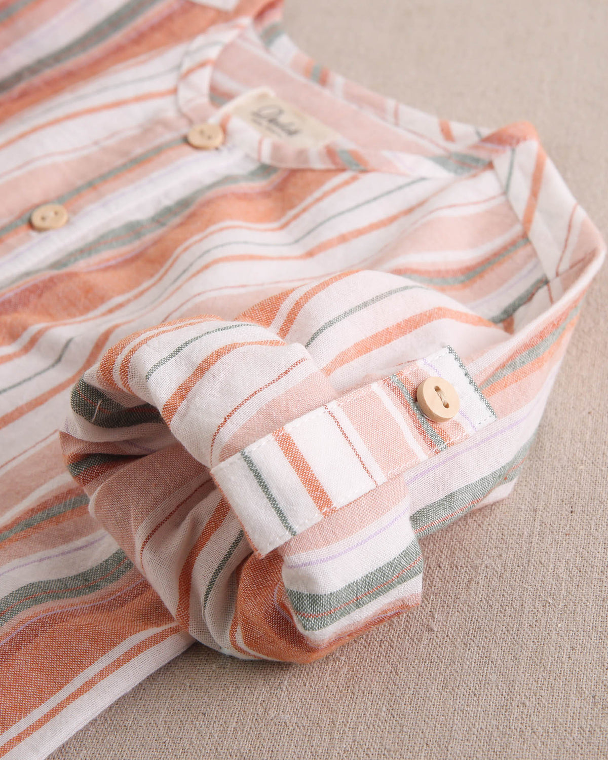 Camisa niño rayas naranjas, verdes y blancas, con cuello mao
